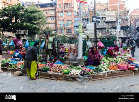 Nepal Market Hi Res Stock Photography And Images Alamy