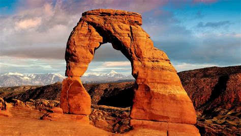 2 Hikers Fall To Their Deaths In Utahs Arches National Park Huffpost