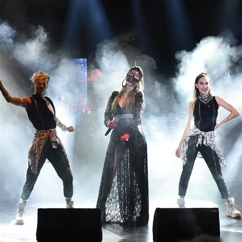 Hande Yenerin Sahne Kostümü Ağızları Açık Bıraktı Norm Haber