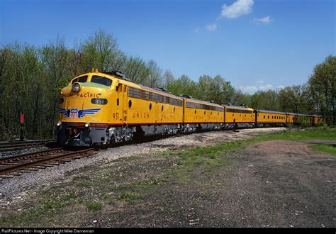 Railpicturesnet Photo Up 951 Union Pacific Emd E9a At Benton