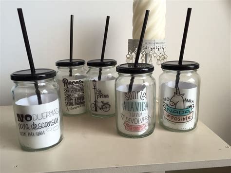 Añadimos las nueces y repartimos la confitura en frascos limpios y esterilizados. Vasos de frascos, Frascos de mermelada, Frascos