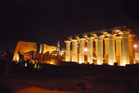 Luxor Temple At Night Temple Of Luxor Sabooni Flickr