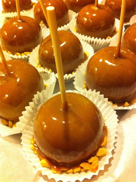 Cooking The Amazing: CARAMEL APPLES and CARAMEL CORN