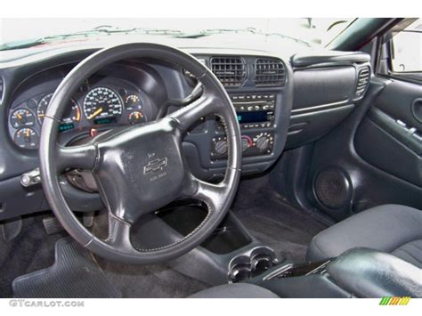 Medium Gray Interior 2003 Chevrolet S10 Zr2 Extended Cab 4x4 Photo