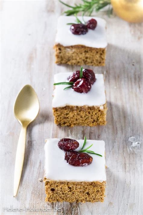 Ein sahniger kuchen mit frischen edbeeren und streuselhaube. Zum Advent: Pfefferkuchen auf dem Blech, vegan und ...