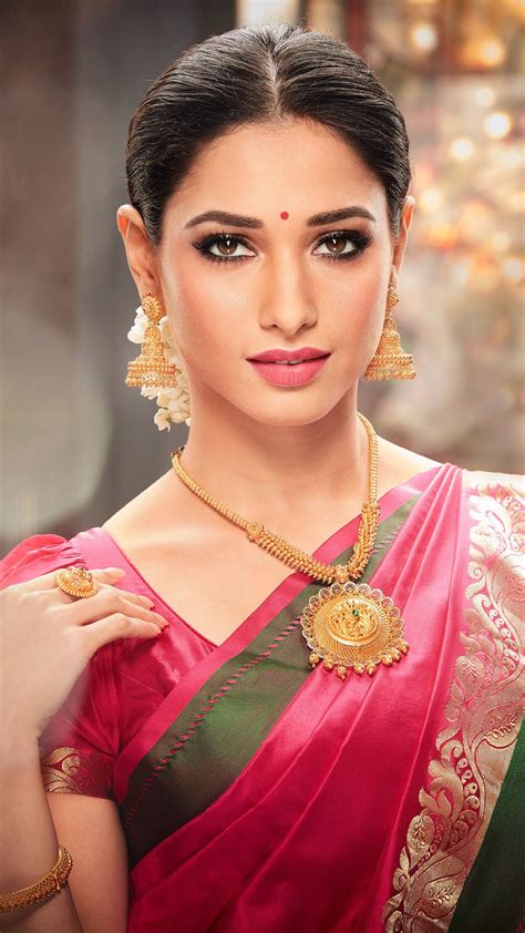 Saree Actress Hd 4k Wallpapers Gorgeous Kajal Agarwal 4k Ultra Hd Mobile Wallpaper Hd 4k