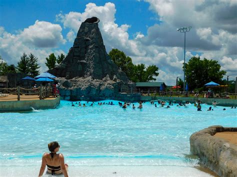 Hurricane Harbor Six Flags St Louis