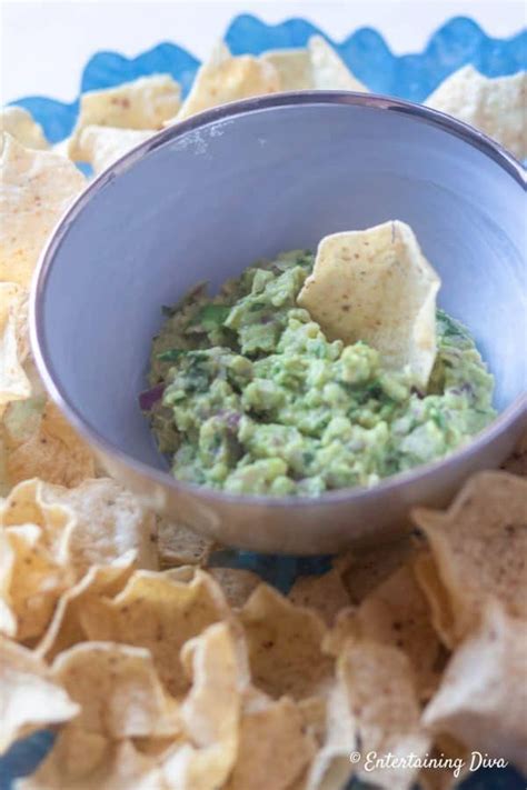 I Love This Fresh Avocado Guacamole Recipe Its Perfect For Dipping