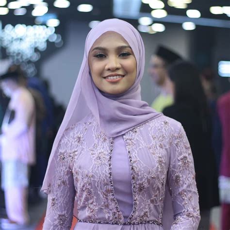 Pin By Entertainment On Nabilarazali Beautiful Hijab Fashion