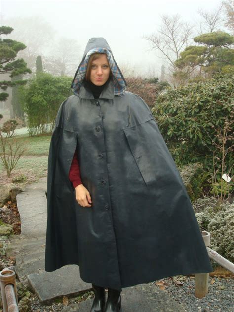 Grey Rubber Cape Rainwear Fashion Rainwear Girl Rain Wear