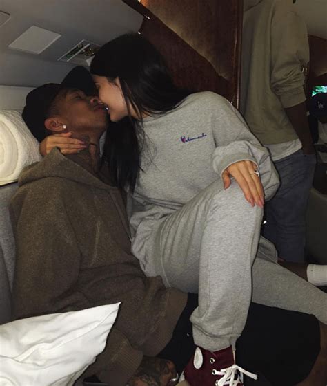 Pic Kylie Jenner And Tyga Kiss On An Airplane See Their Sweet Eskimo