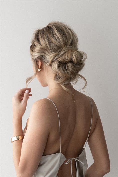 Top 120 Latest Hair Buns For Wedding Polarrunningexpeditions