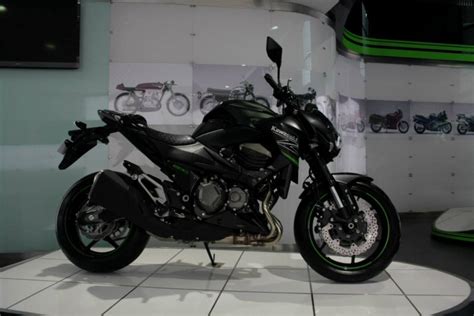 Features, colours and prices vary across variants. Scoop! Kawasaki Z800 showcased at Pune dealership. Launch ...