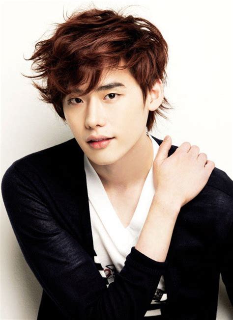 He is a former sm entertainment trainee. Lee Jong-Suk - AsianWiki
