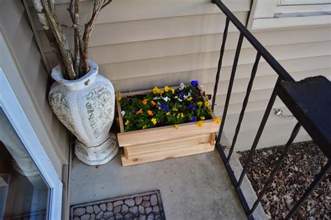 DIY Planter Box #DIY #flowers | Planter boxes, Cedar planter box, Diy planter box