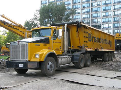Find the perfect semi trailer dump truck stock photo. vrachtwagen - WikiWoordenboek