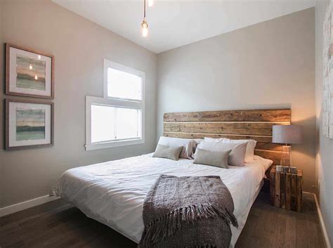 It may seem like your options are confined to squeezing in a bed and—if you're lucky—a nightstand, but there are ways to pack plenty of style into. 30+ Small yet amazingly cozy master bedroom retreats
