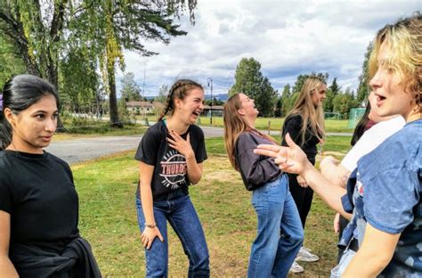 Tak for en hyggelig og vidunderlig sidste uge, hvor hele mellemrummet blev omdannet til systue. Livet på skolen Arkiv | Elverum folkehøgskole