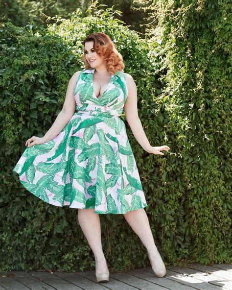 pin auf redheads curvy and plus size