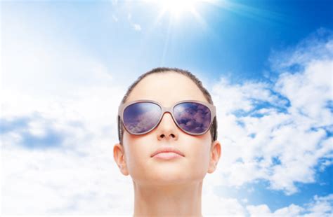 Protecting Your Eyes From The Sun What You Need To Know Essilor