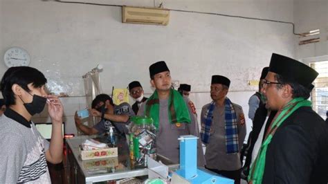 Wabup Garut Dan Kapolres Sidak Apotik Sarankan Obat Sirup Diganti Obat