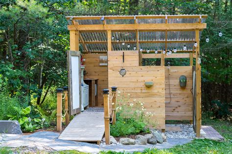 Ideas For An Original Outdoor Shower Enclosure Outdoor Shower Enclosure Outdoor Bathroom