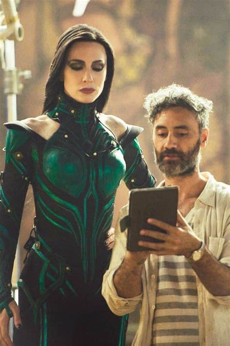 Cate Blanchett And Director Taika Waititi Bts Of Thor Ragnarok ️