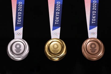 Mistrzostwa dzieci, krajowy czempionat czy też igrzyska olimpijskie, . Medale olimpijskie na Tokio 2020 są wykonane z recyklingu ...