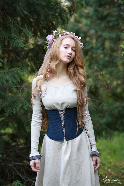 Wearing a corset is not a child's play, especially if you are alone and it is your first time. Secret Garden Corset - boned waist shaping corset