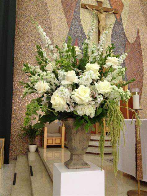 Altar Arrangement All White Flowers Arreglos Florales Funerarios
