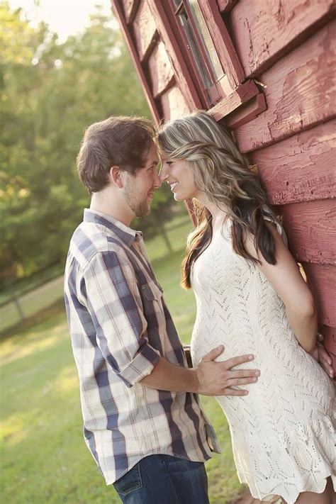 Hedging Country Maternity Rustic Maternity Photos Country Maternity