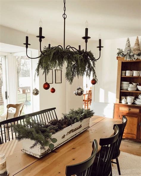 38 Gorgeous Christmas Decorated Chandeliers For Holiday Sparkle