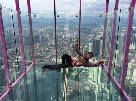 Kl tower or menara kuala lumpur is the seventh tallest freestanding tower in the world at 1381 feet and the tallest in southeast. Get a bird's-eye view at KL Tower with this new scary ...