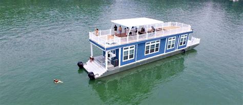 A combined 20 years in the industry along with past and present working relations with most all manufacturers, we are very diversified in the business. Lake Cumberland Houseboat Rentals and Vacation Information