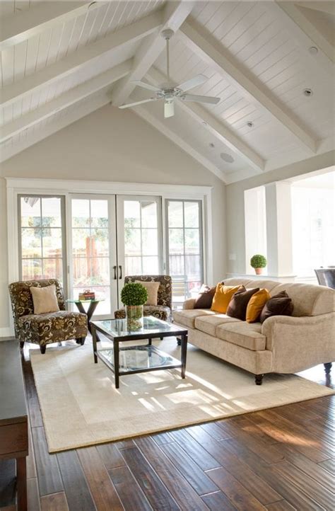 17 Charming Living Room Designs With Vaulted Ceiling