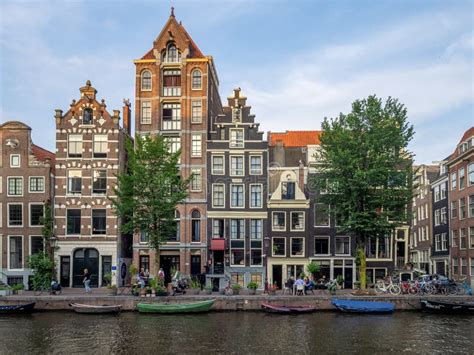 Nederlandse Huizen In Amsterdam Redactionele Fotografie Image Of