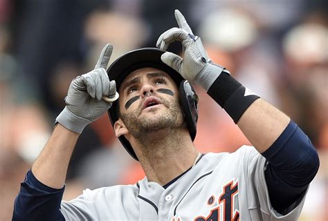 Detroit Tigers J D Martinez Leaves Game In Sixth Inning With Back