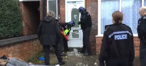 Watch Police Break Down Door Of House In Drugs Raid Birmingham Live