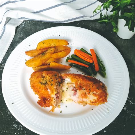 And it's always been from a freezer box so when he found out i was cooking homemade ccb he was ecstatic. Resep Chicken Cordon Bleu - Amanda Chastity