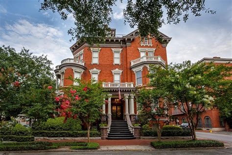 Top 15 Places To Stay In Savannah Historic District Trip101