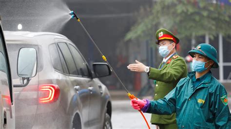 Nation brings in strict new measures and evacuates 80,000 people from city of danang. Vietnam locks down Son Loi district near Hanoi for 20 days ...