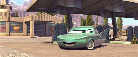 Flo Personnage Cars Pixar Disney Planetfr