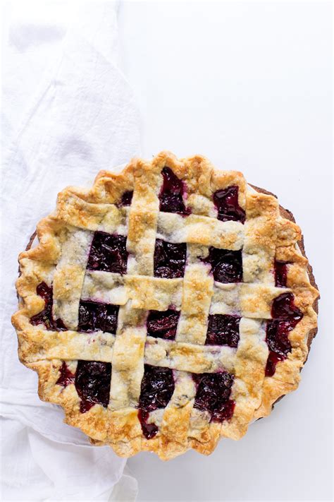 How To Make A Simple Homemade Cherry Pie The Bearfoot Baker