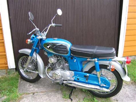 Honda is now producing at 35 plants in 21 countries. 1970 Honda 125 Classic Motorcycle Pictures