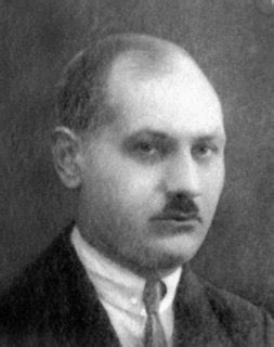 Na deskach teatralnych zadebiutował w. genealogia