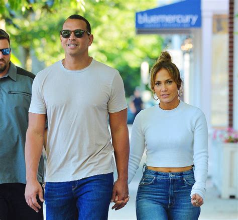Alex Rodriguez Texted Jennifer Lopez A Sexy Message From The Bathroom