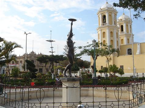 Plaza Principal De Lambayeque Lambayeque Es Una Ciudad Del Flickr