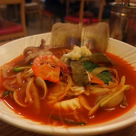 Ragam hidangan korea kini digandrungi banyak orang indonesia. Resep Masakan Korea Jjampojng : 9 Makanan Korea Halal Di ...