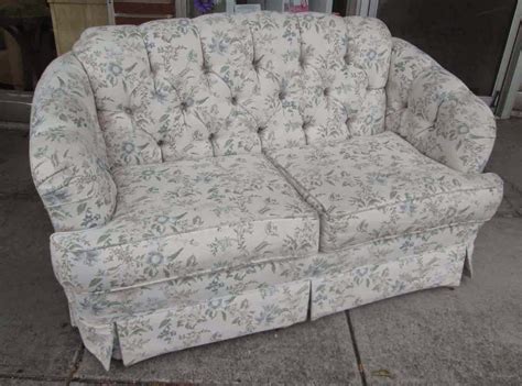 Uhuru Furniture And Collectibles Sold Broyhill Loveseat 85
