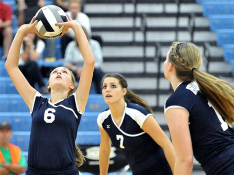 Some Common Mistakes Beginners Make In Playing Volleyball Volleyball Guide Full Commando